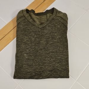 lululemon Metal Vent Tech Short Sleeve V Neck